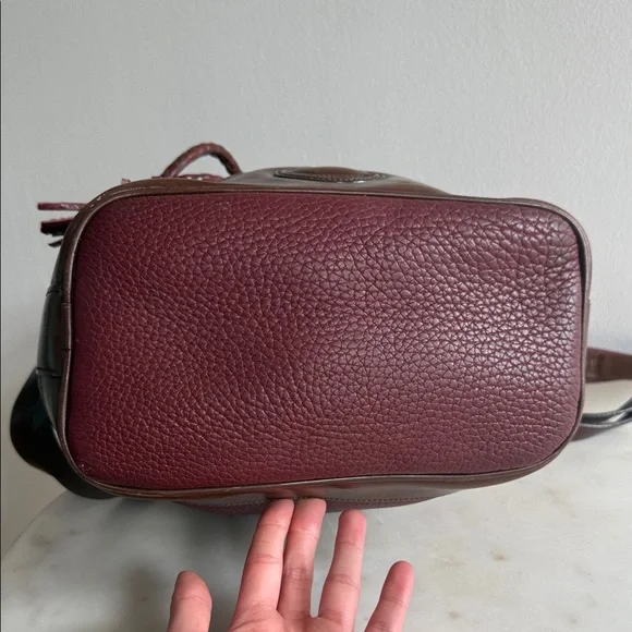 Dooney & Bourke Elegant Burgundy Leather Bucket Bag - Picture 5 of 11
